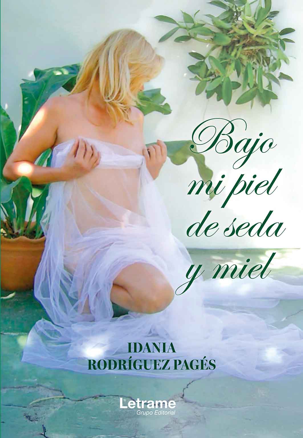 Bajo mi piel de seda y miel